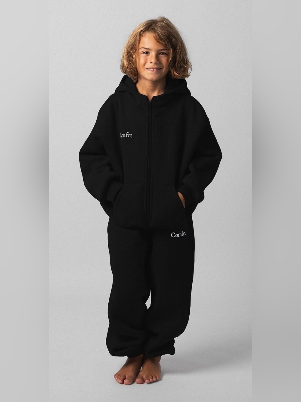 Comfrt Kids Cloud Zip up and Sweats Set size large